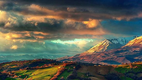 montagna marrone sotto il cielo nuvoloso di giorno, fotografia aerea di montagna, montagne, campo, colline, nuvole, blu, arancione, verde, paesaggio, valle, cielo, colorato, Sfondo HD HD wallpaper
