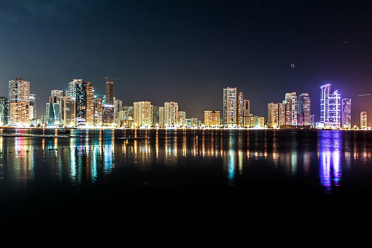 betongbyggnad under natten, dubai, dubai, Dubai, Night Sky, betong, byggnad, natt, Night Sky, natt, stadshorisont, stadsbild, arkitektur, skyskrapa, stadsbild, reflektion, centrum, stadsdel, HD tapet