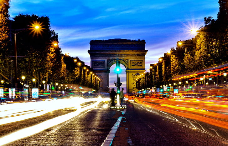 снимка на timelapse на триумфална арка през нощта, триумфална дъга, здрач, v2, фотография на timelapse, през нощта, снимка на Париж, Айфелова кула, лъв, статуя, изгубена в превод, нощ, трафик, известен Place, avenue des Champs-Elysees, улица, градска сцена, осветена, архитектура, кола, пътуване, град, пътуване Дестинации, градски пейзаж, дълга експозиция, градски живот, замъглено движение, Европа, HD тапет