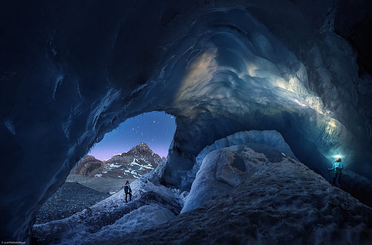 cueva de hielo, naturaleza, paisaje, montañas, cueva, noche, estrellas, invierno, nieve, escalada, luces, hielo, piedras, hombres, cian, azul, glaciar, Fondo de pantalla HD