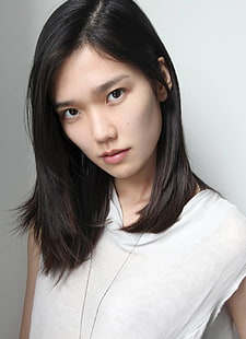Tao Okamoto, femmes, modèle, japonais, asiatique, actrice, brune, fond simple, Fond d'écran HD HD wallpaper