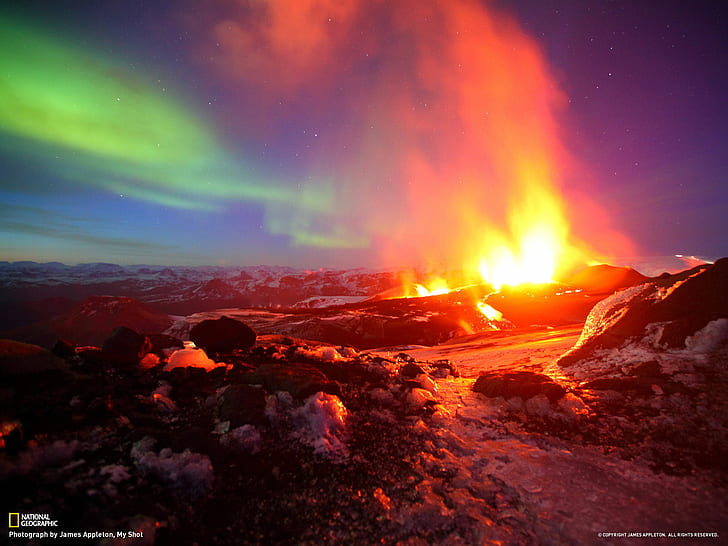 Aurora Borealis Northern Lights Volcano Fire Lava HD, национална географска снимка, природа, светлини, огън, полярно сияние, бореалис, север, вулкан, лава, HD тапет