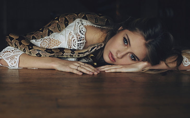 women, blue eyes, snake, looking at viewer, lying on front, on the floor, Camille Rochette, HD wallpaper