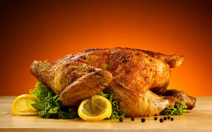 Gebratenes Huhn, gebratenes Huhn, Natur, Lebensmittel, Tisch, Huhn, Zitronen, geröstet, Salat, HD-Hintergrundbild