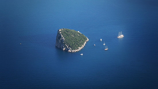 白いボート、自然、風景、ミニマリズム、水、海、島、岩、ボート、ヨット、帆船、青、木、空撮、鳥瞰図、アンタルヤトルコ、 HDデスクトップの壁紙 HD wallpaper