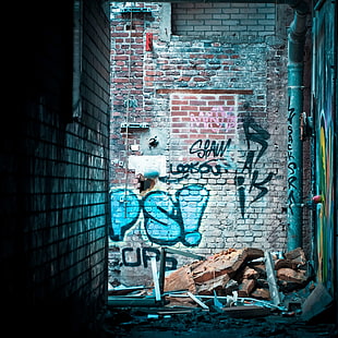 abandonado, arte, pared de ladrillo, roto, en ruinas, sucio, gueto, graffiti, desordenado, tubería, arte callejero, basura, vandalismo, pared, Fondo de pantalla HD HD wallpaper