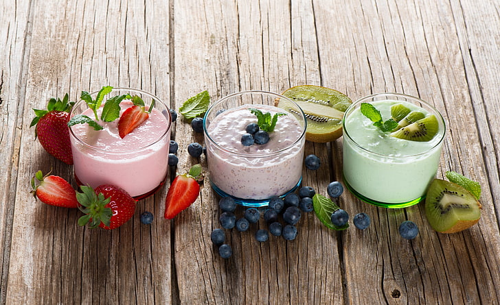 Kiwi fruit shake, berries, kiwi, blueberries, strawberry, yogurt, HD wallpaper