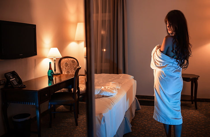 white bed comforter sheet, girl, bottle, room, the hotel, Bathrobe, Elvira, HD wallpaper