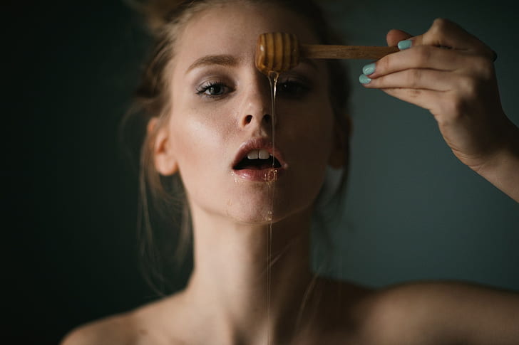 honey dipper, innuendo, food, women, suggestive, bare shoulders, open mouth, honey, looking at viewer, messy, brunette, blue nails, model, HD wallpaper