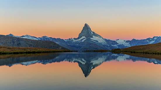 zbiornik wodny i góra w ciągu dnia, świt, rano, zbiornik wodny, góra, w ciągu dnia, Zermatt, Matterhorn, świt, Wallis, Wallis, Szwajcaria, natura, jezioro, krajobraz, odbicie, pejzaże, szczyt górski, na zewnątrz, podróż, lato , niebo, woda, piękno w przyrodzie, Tapety HD HD wallpaper