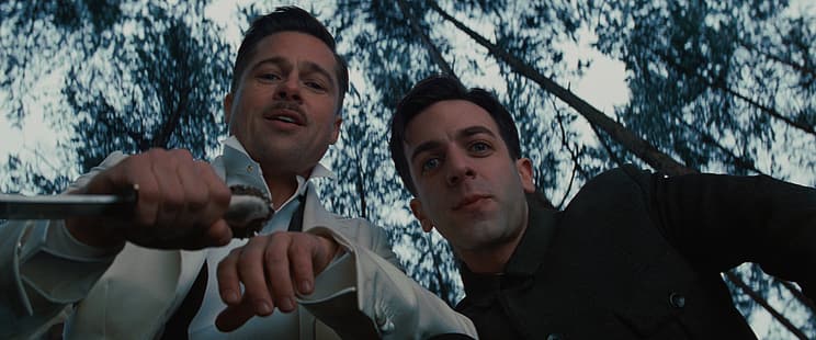 Inglourious Basterds, Filmstills, Männer, Brad Pitt, Schauspieler, Messer, Bäume, HD-Hintergrundbild HD wallpaper