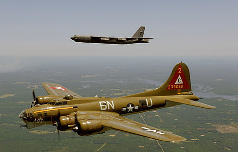 dois monoplanos verdes, voo, Boeing, bombardeiro, estratégico, B-17, quatro motores, pesado, Fortaleza voadora, B-52, fortaleza STRATO, A 