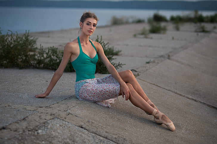женщины, модель, женщины на природе, сидят, Дмитрий Шульгин, брюнетка, балетки, HD обои