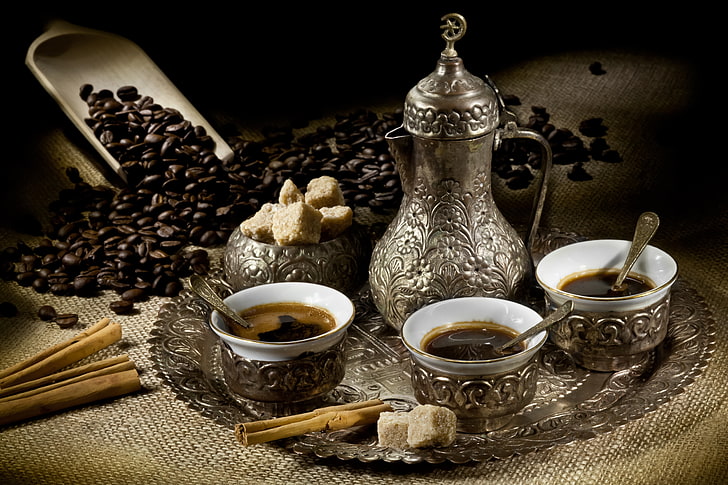 graue dekorative Edelstahl-Teekanne, Kaffee, Tee, Tassen, Getreide, Tablett, Zimt, Spatel, Zucker, HD-Hintergrundbild