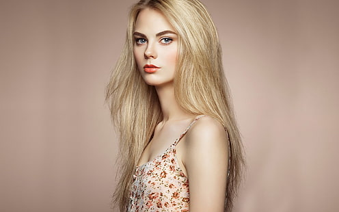 Frauen, Blondine, einfacher Hintergrund, Kleid, Zuschauer betrachtend, langes Haar, Porträt, HD-Hintergrundbild HD wallpaper