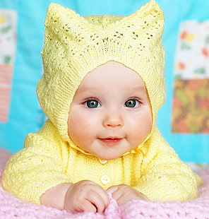 Bonnet en tricot jaune pour bébé, enfants, enfance, enfant, fille, beaux yeux bleus, heureux, joli, mignon, bébé heureux, petite fille, Fond d'écran HD HD wallpaper