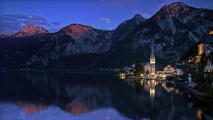 ハルシュタット、ハルシュタット湖、ハルシュタット湖、ザルツカンマーグート、オーストリア、夕暮れ、夜、ヨーロッパ、湖、山の湖、村、山の村、 HDデスクトップの壁紙