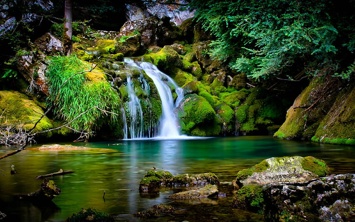 Landskap-vacker natur-grön tropisk vattenfall-stenar täckt med mossa grön-turkos grönt vatten-Desktop HD Wallpaper för mobiltelefoner-Tablet och PC-3840 × 2400, HD tapet