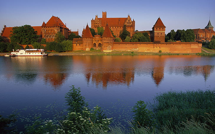 Malbork Castle Malbork, malbork, castle, travel and world, HD wallpaper