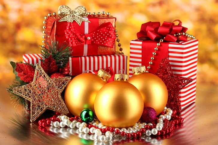 три золотые безделушки, звезды, украшения, лента, подарки, с Рождеством Христовым, лента, Новый год, золотые шары, HD обои
