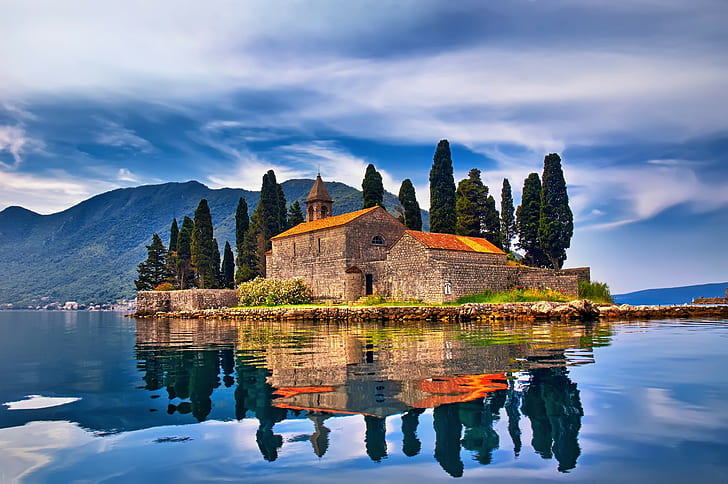 jezioro, góry, drzewa, natura, wzgórza, krajobraz, starożytne, odbicie, skała, architektura, wyspa, woda, Czarnogóra, dom, chmury, śródziemnomorski, stary budynek, kościół, Tapety HD