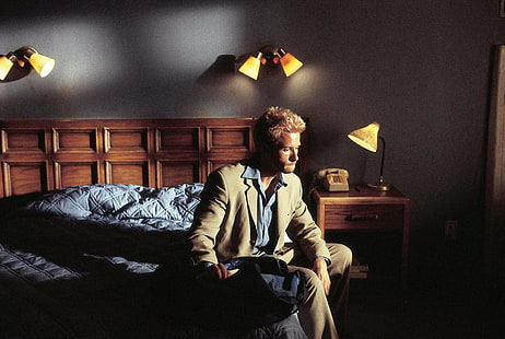 мужской коричневый пиджак с отворотом, Memento, 2000, парень Пирс, Леонард Шелби, HD обои HD wallpaper