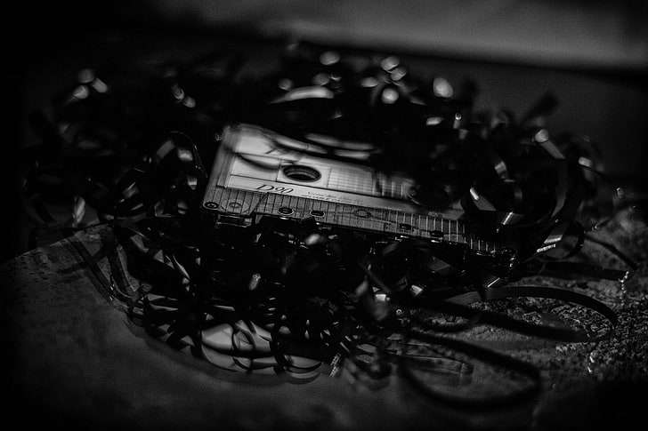 черно-серый ноутбук, кассета, HD обои