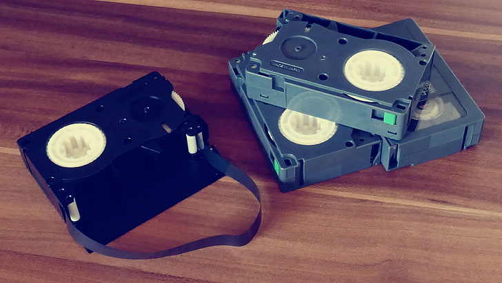 cassette, compact, electronics, film, movie, obsolete, old, outdated, storage, tape, tech, technology, video, video cassette, video recording, vintage, wooden table, HD wallpaper