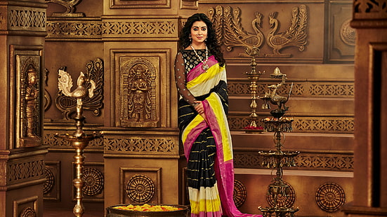 Aktris Shriya Saran di Saree, Aktris, Shriya, Saree, Saran, Wallpaper HD HD wallpaper