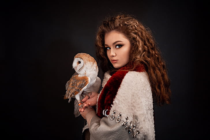 Alina Zaslavskaya, women, model, brunette, indoors, portrait, dark background, looking at viewer, owl, birds, animals, face, women indoors, Grigoriy Lifin, red nails, HD wallpaper