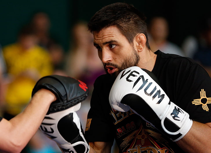 pair of white-and-black Venum boxing gloves, carlos condit, fighter, ultimate fighting championship, HD wallpaper