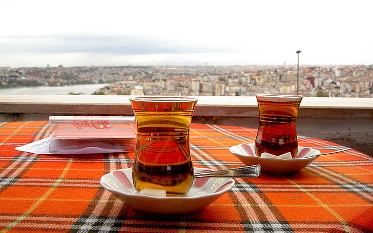 две прозрачные стеклянные турецкие чашки, чай, индейка, HD обои