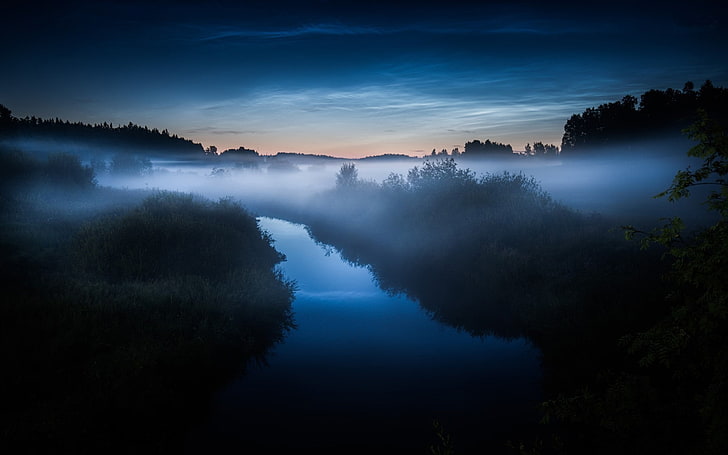 мъглива нощ на реката - Най-добър пейзаж HD тапет, езеро и планини, HD тапет