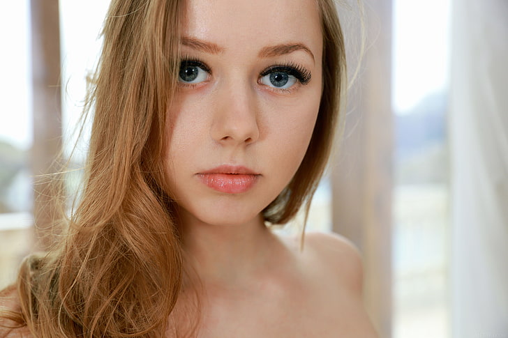 Julia Sweet, женщины, брюнетка, комната, голубые глаза, длинные волосы, Met-Art, HD обои