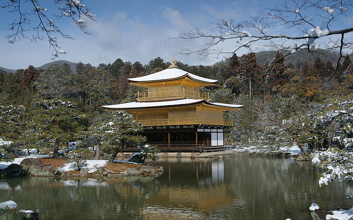 베이지 색 탑 사원, 겨울, 눈, 나무, 호수, 집, 일본, 봄, HD 배경 화면