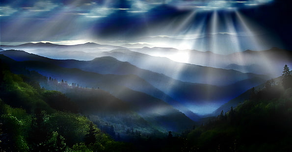 планина с илюстрация на слънчева светлина, Blue Ridge Mountains, слънчева светлина, илюстрация, мъглив, слънчеви лъчи, красива, източна част на Съединените щати, на открито, дълбочина на полето, дървета, облаци, Джон Хауърд, nikon D5300, природа, планина, пейзаж, живопис, гора , на открито, мъгла, HD тапет HD wallpaper