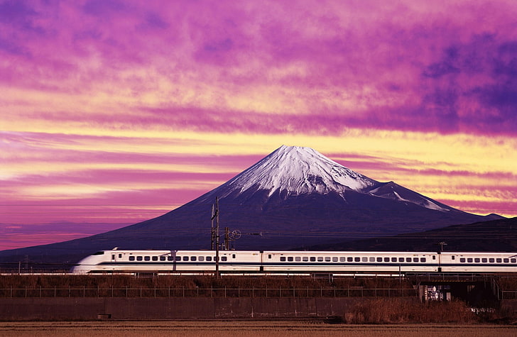 Shinkansen-Hochgeschwindigkeitszug und Fujisan Japan, weißer Hochgeschwindigkeitszug, Motoren, Züge, Berg, Zug, Japan, Shinkansen, Kugel, Fuji, HD-Hintergrundbild