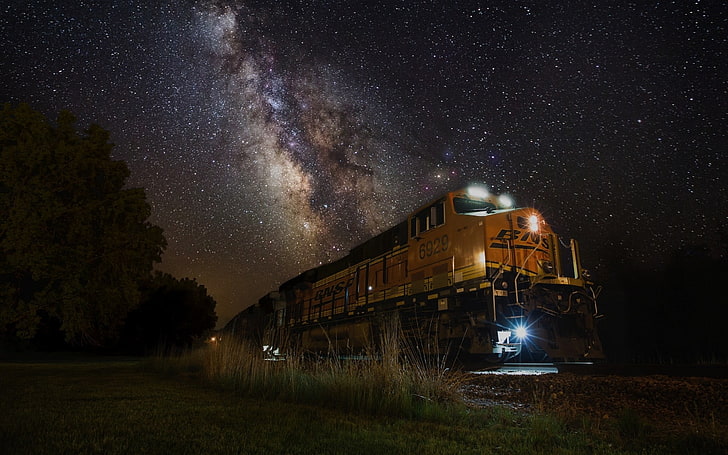 brown wooden house, train, diesel locomotive, machine, Milky Way, grass, trees, starry night, landscape, lights, HD wallpaper