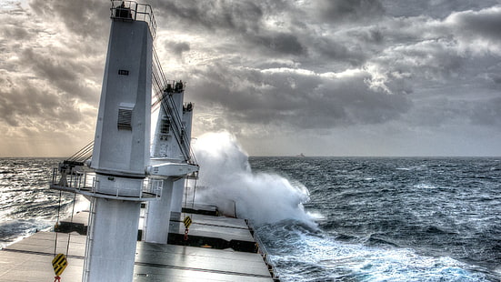 vitt och brunt fartyg, HDR, hav, fartyg, storm, HD tapet HD wallpaper