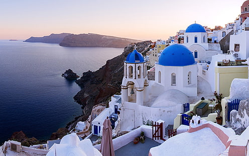 ギリシャエーゲ海サントリーニ島-ヨーロッパ旅行写真、3つのドームを持つ教会、サントリーニ島、ギリシャ、 HDデスクトップの壁紙 HD wallpaper