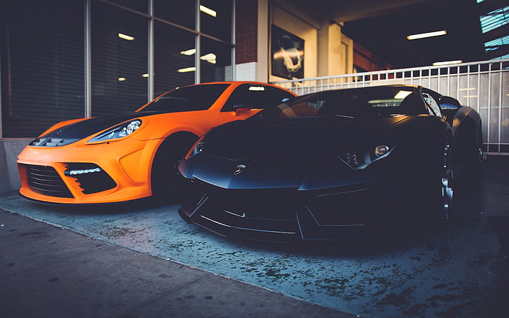 два черно-оранжевых купе, две оранжево-черные машины Lamborghini, Lamborghini Aventador, Porsche Panamera, автомобиль, винтаж, оранжевые автомобили, черные автомобили, автомобиль, HD обои