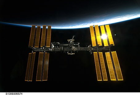 черно-коричневый составной лук, космос, космическая станция, МКС, HD обои HD wallpaper