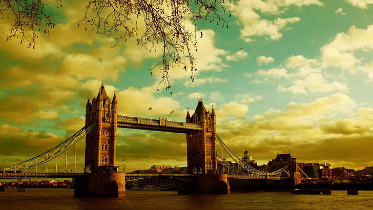 Лондон, мост, град, жълто, Лондон мост, река, небе, дърво, облаци, платна, сгради, Европа, HD тапет