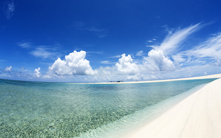Playa de cielo azul y nubes blancas, azul, cielo, blanco, nubes, playa, Fondo de pantalla HD