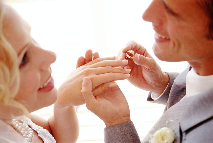 пръстен със сребърен цвят, мъжки, женски, ръце, пръстен, сватба, бял фон, HD тапет