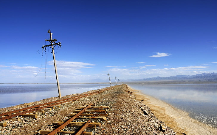 weiße elektrische Post, Eisenbahn, verlassen, Rost, HD-Hintergrundbild