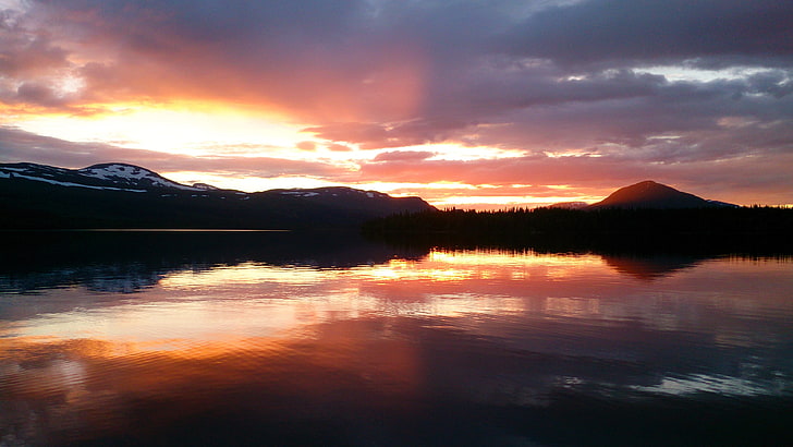 Gewässer und Berg, Schweden, Spiegelbild, Wasser, Natur, Sonnenuntergang, Berge, warme Farben, HD-Hintergrundbild