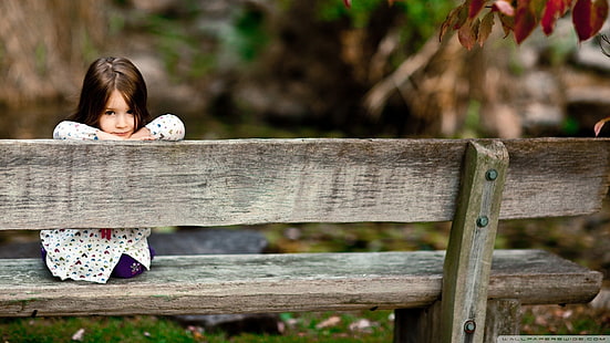 kleines Mädchen, Kinder, Herbst, Blätter, lächelnd, brünett, HD-Hintergrundbild HD wallpaper