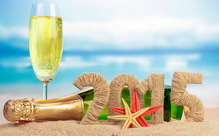 bottiglia di champagne e flauto, anno nuovo, bottiglie, bevande, sabbia, stelle marine, 2015, Sfondo HD