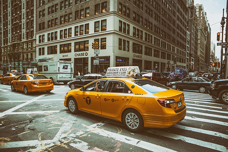 سيارات الأجرة ، السيارات ، وسط مانهاتن ، حركة المرور ، الطرق ، مدينة نيويورك، خلفية HD